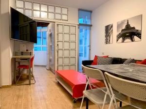 TV a/nebo společenská místnost v ubytování Beach Apartment