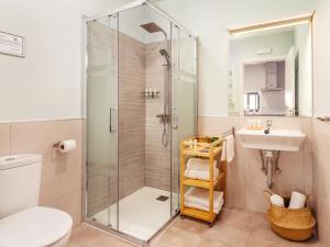 Kúpeľňa v ubytovaní Apartamentos Plaza Mayor 35 + 37 fotografií