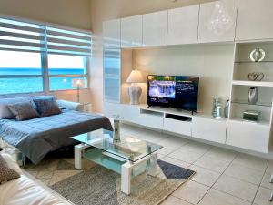 Luxury Condo InterContinental Hua Hin for Rent - Luxury Penthouse Condos With Direct Ocean Front