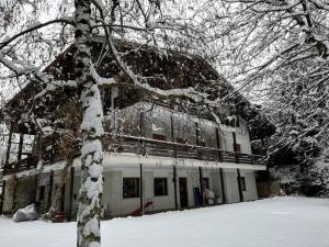 Obiekt Casa Castello di nonna Yvonne zimą