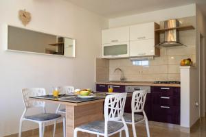 Kuchyň nebo kuchyňský kout v ubytování House FIDULIC - apartment THE LAVENDER