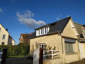 Το κτήριο όπου στεγάζεται  η παραθεριστική κατοικία