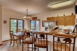 Gallery image of Los Pinos - Luxury Breckenridge SkiCondo in Breckenridge