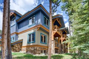 Gallery image of Los Pinos - Luxury Breckenridge SkiCondo in Breckenridge