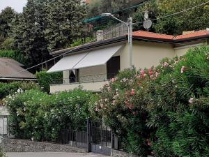 Vonkajšia záhrada v ubytovaní La casa degli oleandri