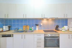 Afbeelding uit fotogalerij van Achilleion Forest Villa in Kynopiástai +40 foto's