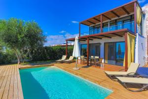 The swimming pool at or close to Kalma Villa Dio