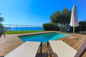 The swimming pool at or close to Kalma Villa Dio