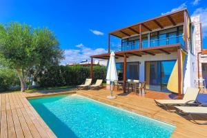 The swimming pool at or close to Kalma Villa Dio