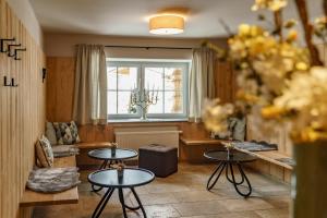 Posedenie v ubytovaní Landhaus Hubertus Wellness & Breakfast