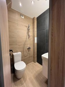 Bilik mandi di HOME 12 +7 gambar