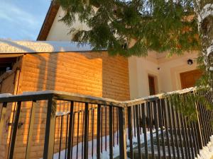 Balkón alebo terasa v ubytovaní Šedivinské apartmány - rodinné apartmány v Orlických horách