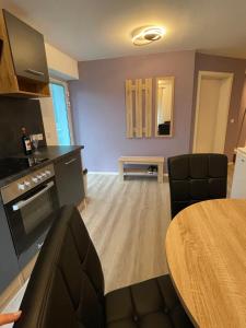 Kuchyň nebo kuchyňský kout v ubytování Ferienwohnung Nordsauerland