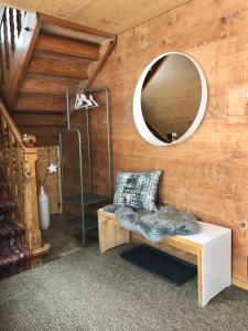 Zona de estar de Chalet Pironnet with BEST Views, Charm and Comfort!