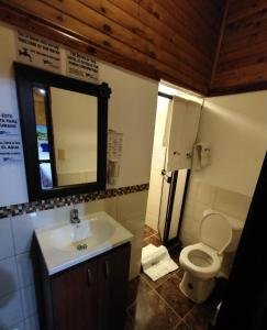 A bathroom at Hotel Tibouchina