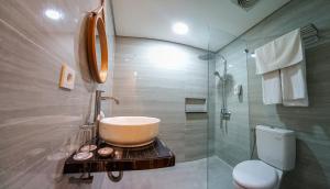 Ein Badezimmer in der Unterkunft ABISHA Hotel Sanur