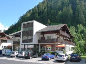 Nespecifikovaný výhled na hory nebo výhled na hory při pohledu z hotelu