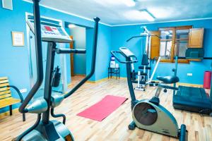 The fitness centre and/or fitness facilities at Hotel Valle De Izas