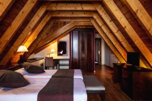 A bed or beds in a room at Hotel Valle De Izas