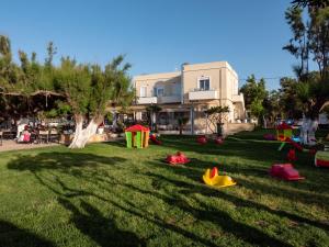 Κήπος έξω από το Kyma Seaview Apartment 2, Episkopi Beach