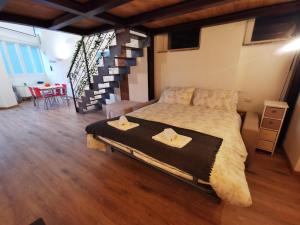 Кровать или кровати в номере Navigli Area- New Loft FULLY EQUIPPED 5 pax