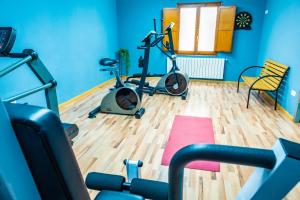 The fitness centre and/or fitness facilities at Hotel Valle De Izas