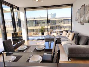 Posezení v ubytování Panorama Apartment Vienna - free parking, sauna & fitness