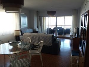 Posedenie v ubytovaní Edificio Las Rocas