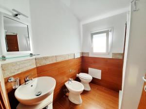 Koupelna v ubytování Casa vacanze Gioema santa maria navarrese + 71 fotografií
