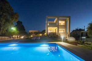 The swimming pool at or close to Villa Detoro