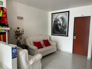 Hotel Manhattan Barbosa的休息区