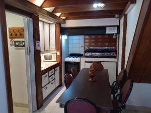 Kuchyň nebo kuchyňský kout v ubytování Casa en Bariloche