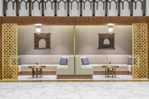 Posezení v ubytování Makarem Ajyad Makkah Hotel