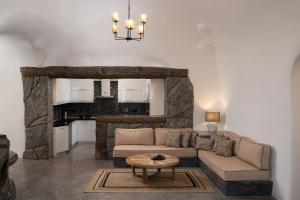 Posezení v ubytování Occhio Luxury Villas Santorini with private pool