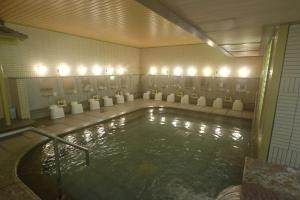 Bazén v ubytování Miyajima Hotel Makoto nebo v jeho okolí