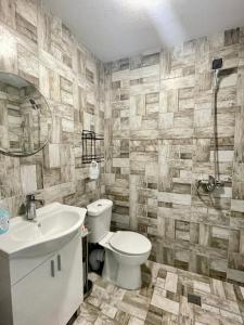 Ένα μπάνιο στο Kassandrov Guest House Ravnogor/ Касандрова къща Равногор