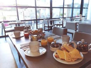 Makanan di atau berdekatan hotel