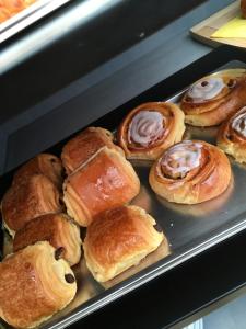 ホテルの敷地内または近くでの食事または食べ物