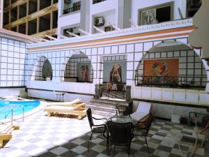 The swimming pool at or close to Studio pool view next to the Marina,Sheraton Plaza 320
