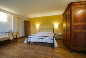 A bed or beds in a room at Villa Il Girasole