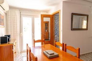 TV a/nebo společenská místnost v ubytování Fabulous 3 Bed House with 4 communal pools