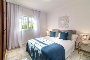 Galeriebild der Unterkunft VACATION MARBELLA I Villa Adelfas, Andalusian Style, Private Pool, Sea View in Marbella