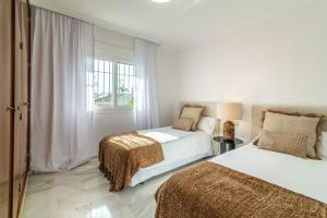 Galeriebild der Unterkunft VACATION MARBELLA I Villa Adelfas, Andalusian Style, Private Pool, Sea View in Marbella