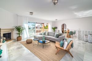 Galeriebild der Unterkunft VACATION MARBELLA I Villa Adelfas, Andalusian Style, Private Pool, Sea View in Marbella