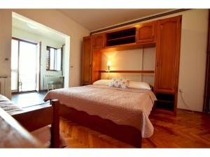 Zdjęcie z galerii obiektu Apartments in Starigrad-Paklenica 33853 w mieście Starigrad-Paklenica