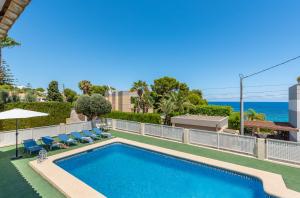 Bazén v ubytování Villa Dorada - PlusHolidays nebo v jeho okolí
