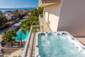 Apartments Abros 내부 또는 인근 수영장