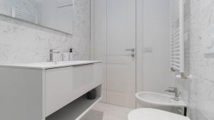 A bathroom at Cavour 82