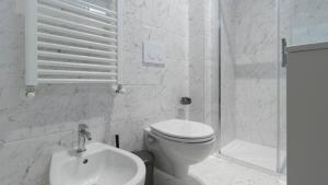 A bathroom at Cavour 82
