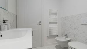 A bathroom at Cavour 82